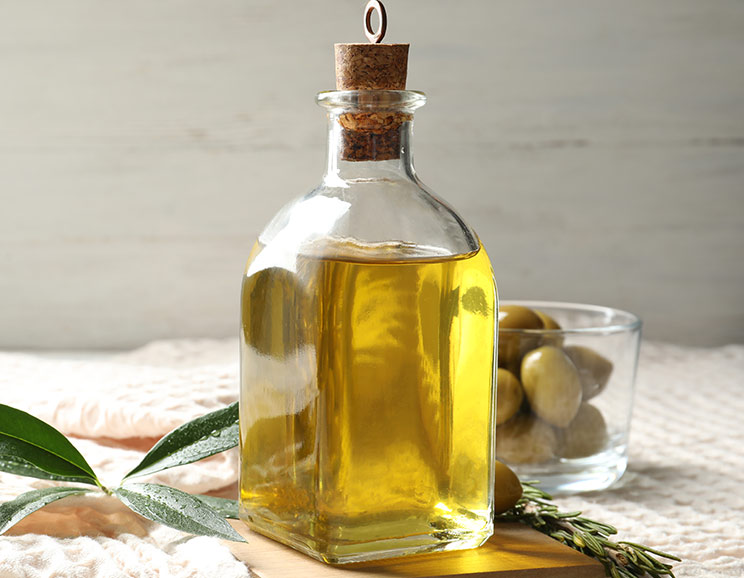 15-Genius-Ways-to-Use-Extra-Virgin-Olive-Oil744.jpg