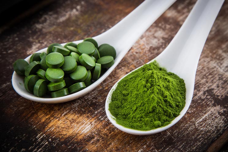 Chlorella-spirulina-detox-superfood.jpg